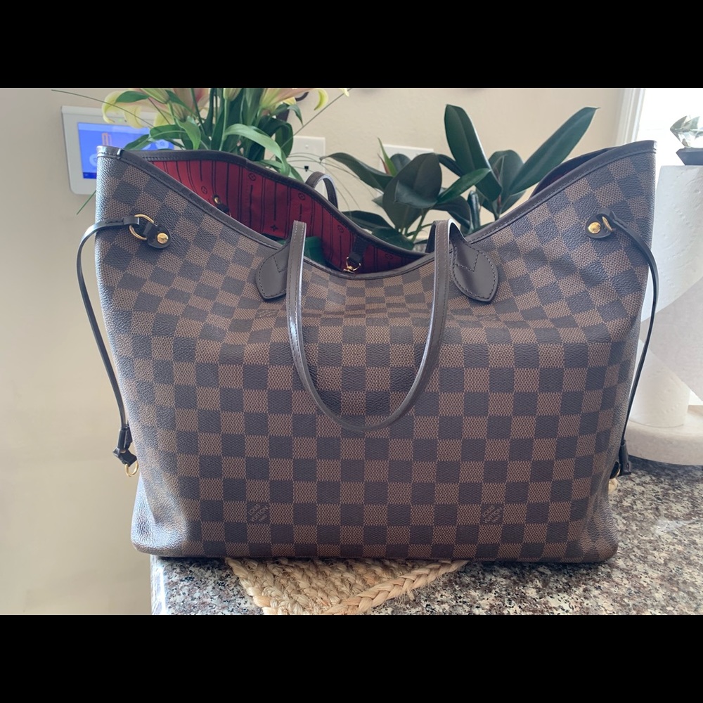 Authentic Louis Vuitton Never Full GM